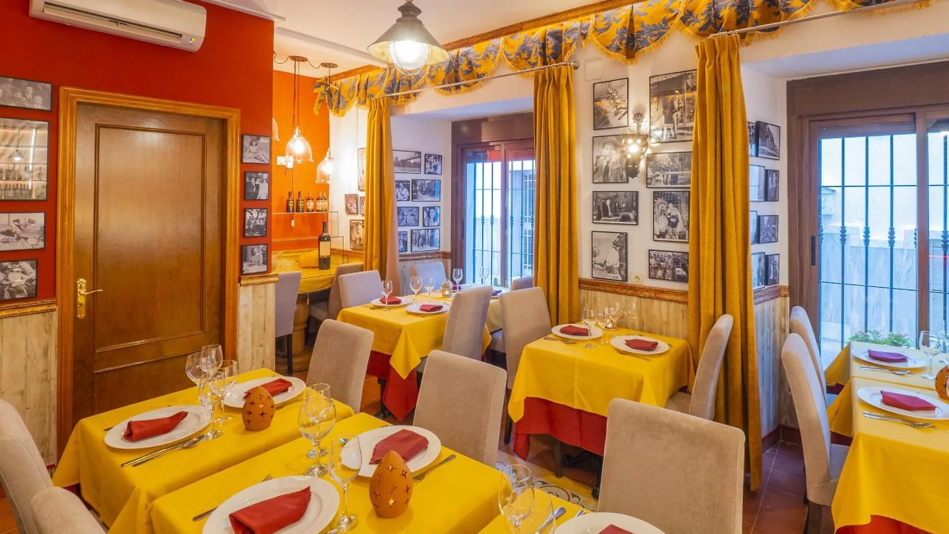 Guest house Cubo'S Hostal La Plaza Room 301 With Breakfast Tolox