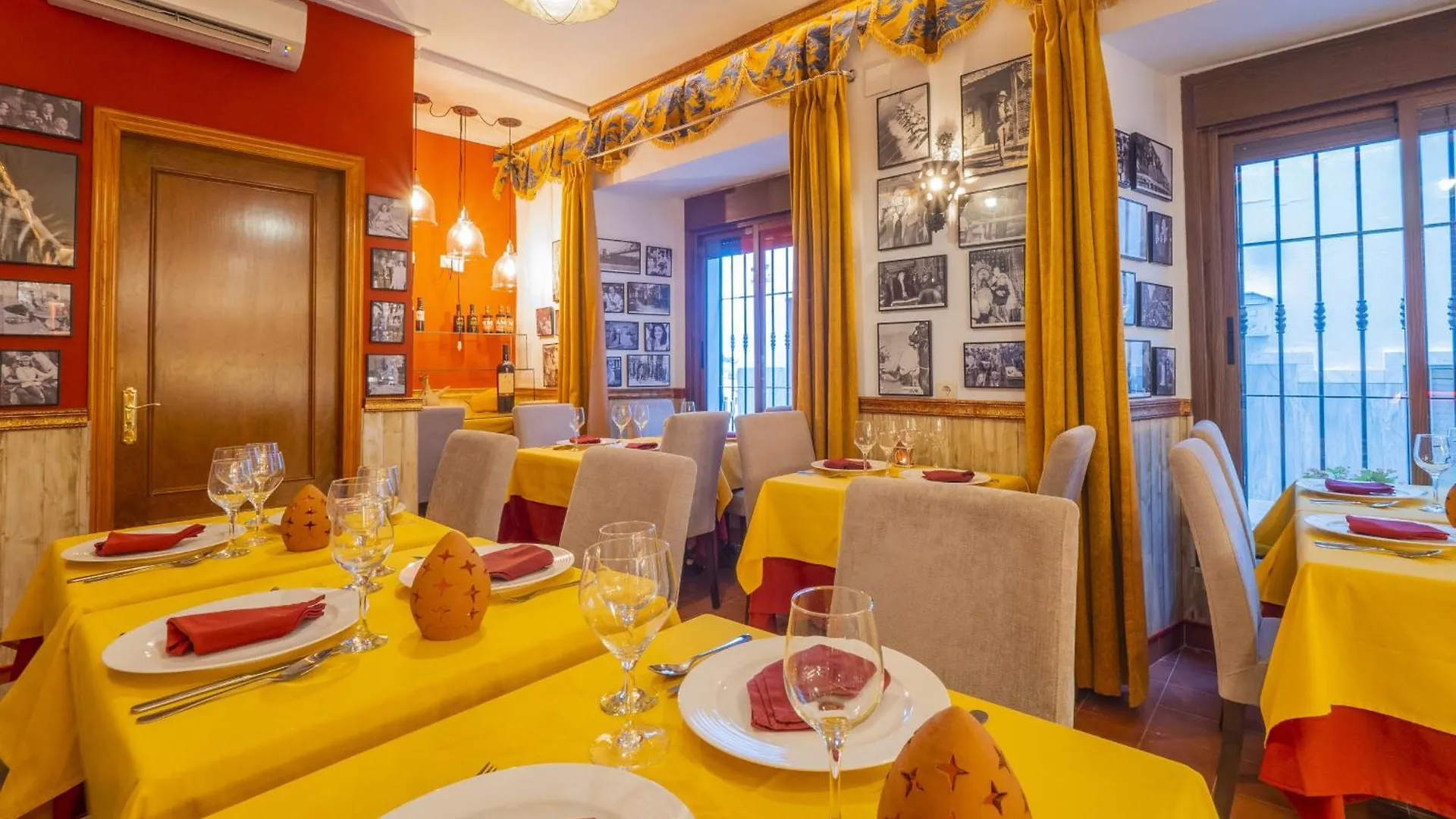 Cubo'S Hostal La Plaza Room 301 With Breakfast Tolox 0*,