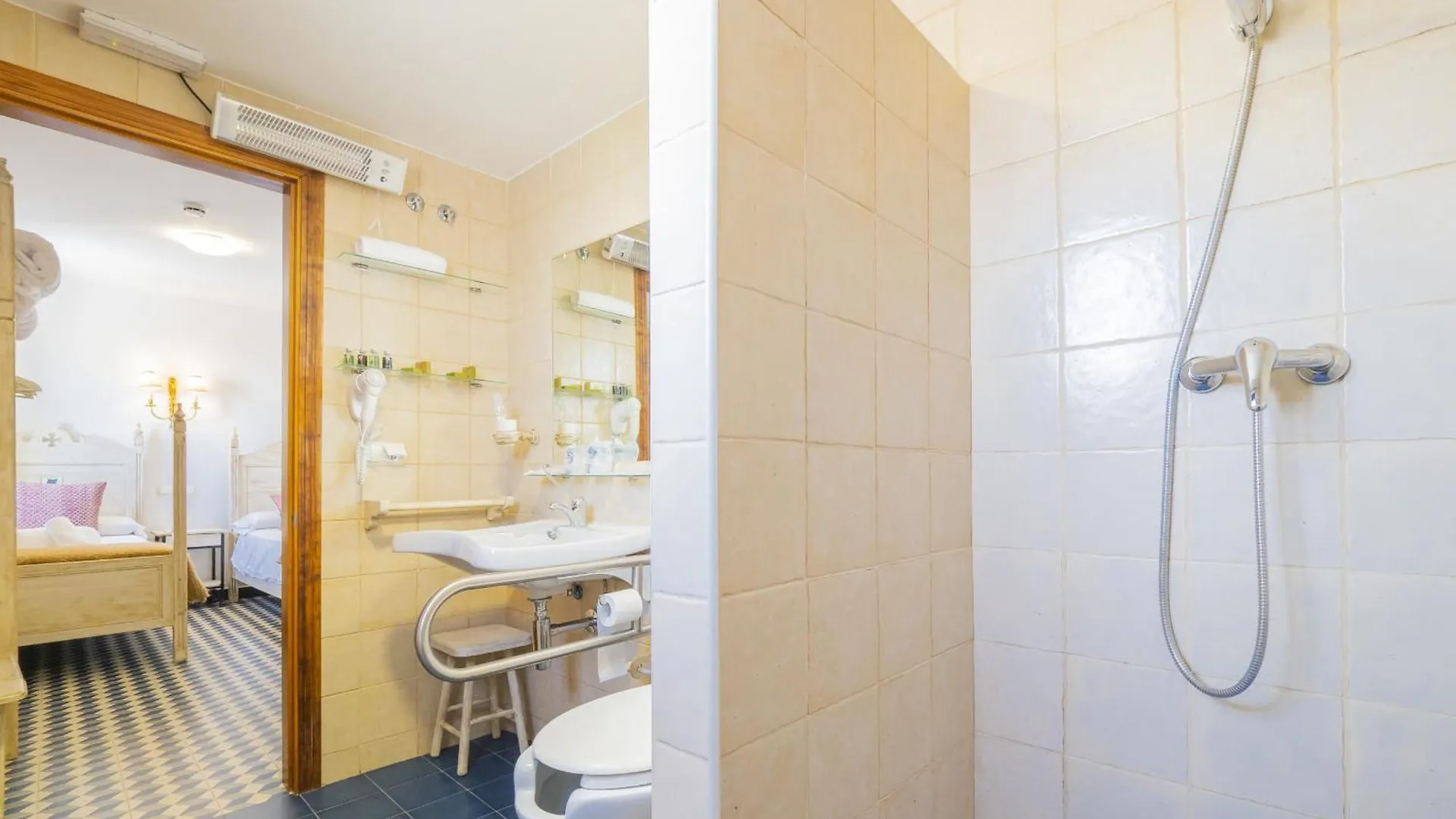 Cubo'S Hostal La Plaza Room 301 With Breakfast Tolox Guest house